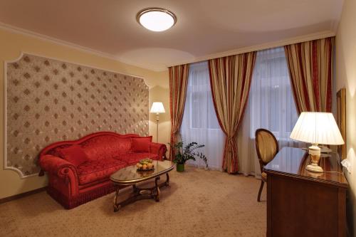 Hotel Saint Petersburg - image 2