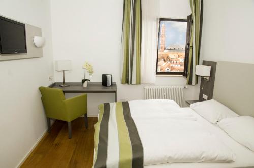 Hotel am Schloss - image 12