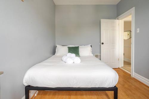 6-Guest Jersey City Haven: Location-Comfort-Vibes