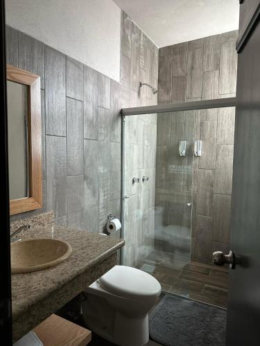 MR Hotel in Cruz De Caminos