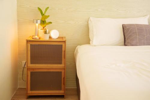Standard Double Room image 7