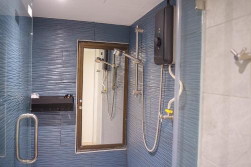Standard Double Room image 3