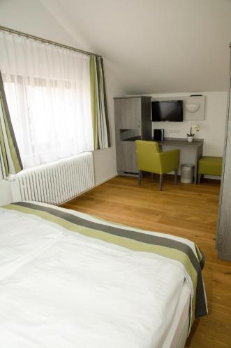 Hotel am Schloss - image 6