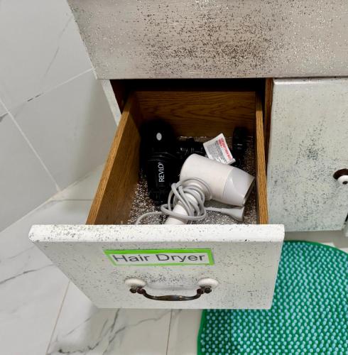 Seattle Home with 2 bedrooms a King bed Queen bed and an Extra Sofa Bed Located 10 minutes from SeaTac Airport and 20 minutes from Downtown Seattle Home with 2 bedrooms a King bed Queen bed and an Extra Sofa Bed Located 10 minutes from SeaTac Airport and 20 minutes from Downtown