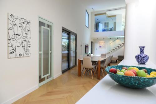 Shared lounge/TV area, The Sunset Pavilion - Pool & 6BR in Karakaya