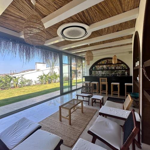 Bar/lounge, The Sunset Pavilion - Pool & 6BR in Karakaya