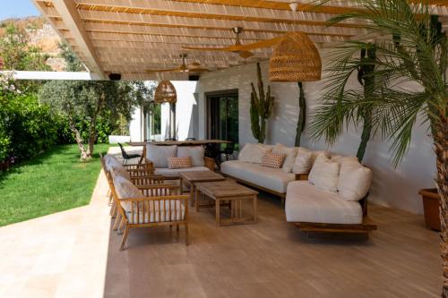 The Sunset Pavilion - Pool & 6BR in Karakaya