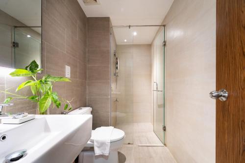 Three-Bedroom Apartment image 10