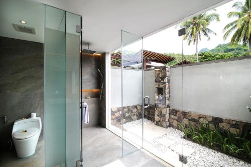 Twin Suite with Ocean View image 3
