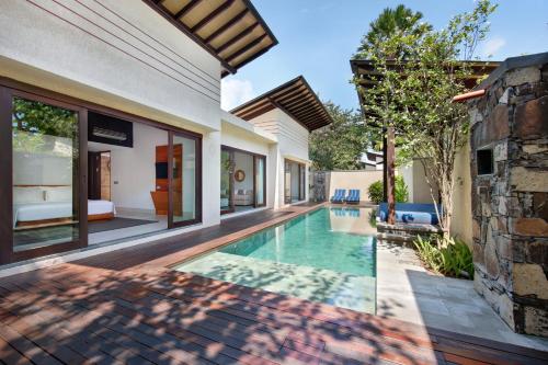 Two-Bedroom Villa with Tropical Pool image 4