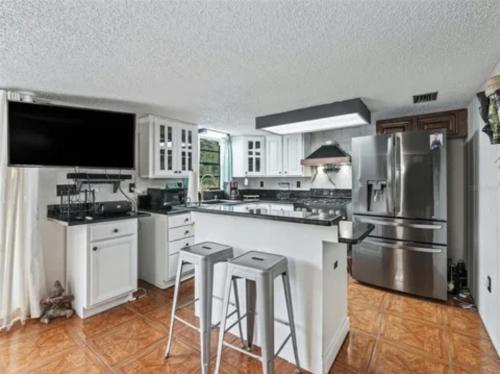 Konyha, cozy lakeside retreat in Ocklawaha