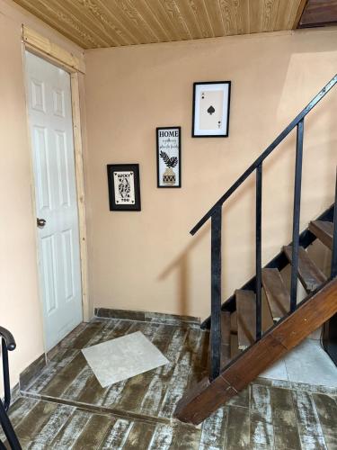 Cabaña rústica (Cabana rustica) in Nueva California