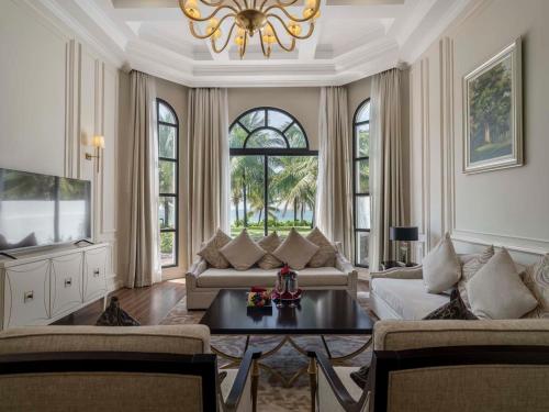 Ocean Haven Villa 3-Bedroom - VinWonders and Safari Access