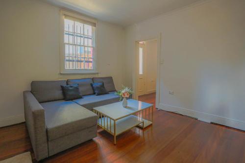 Close to City 3 Bedroom House Surry Hills 2 E-Bikes Included - image 13