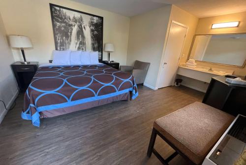 1 queen bed