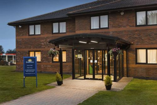 Vista exterior, Days Inn by Wyndham Stafford in Stone