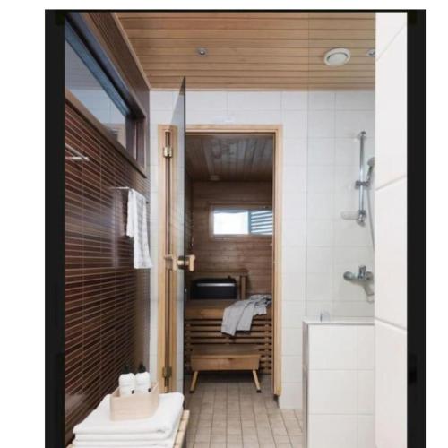 Kylpyhuone, Tahko Spa suites orange B 1 Tahkonsydän (Tahko Spa suites orange B 1 Tahkonsydan) in Nilsiä