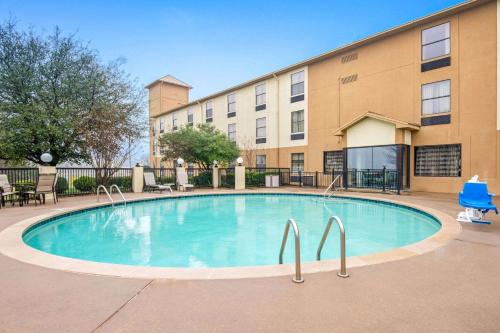 La Quinta by Wyndham Denison - North Lake Texoma in Denison, USA