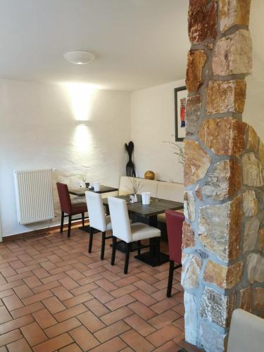 Létesítmények, Unterwegs ins Apartmenthaus ehemalige Apartmenthaus Unterwegs in Kropeliner-Tor-Vorstadt