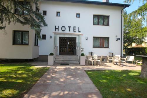Hotel Altmann - image 8