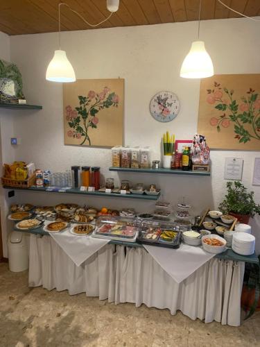 Ételek és italok, Hotel Garni Delle Rose in Dro