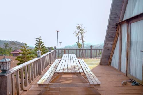 Tropangsneh Dakdam Resort in Chambak