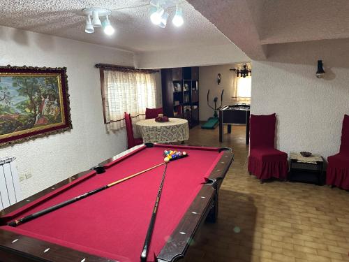 Dinlenme Olanakları, Villa Evita in Isthmia