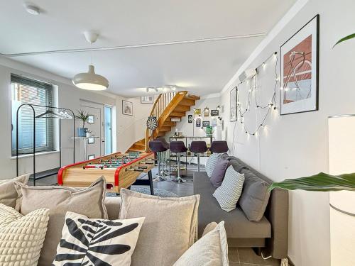 Zentr Stuttgart Gruppen-Duplex 13 Schlafplätze, PS5, Spiele & Terrasse, Štutgart (fotografie 7)