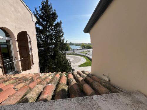 Lake View Apartment, MantegnaHotels