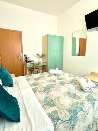 Superior Double Room image 4