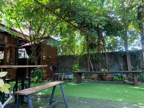 Garden, Ruennakornin Homestay near Sala Klang Health Center