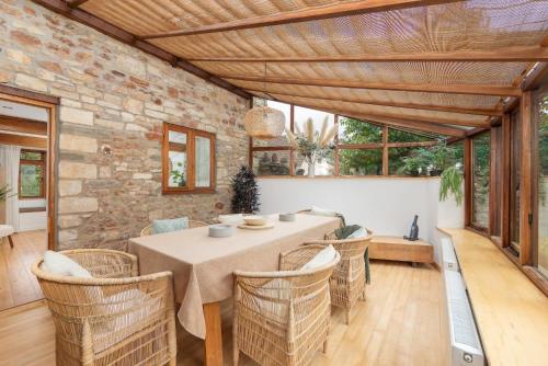 Beautiful Cottage nr Mendip Hills Private Parking in Chilcompton