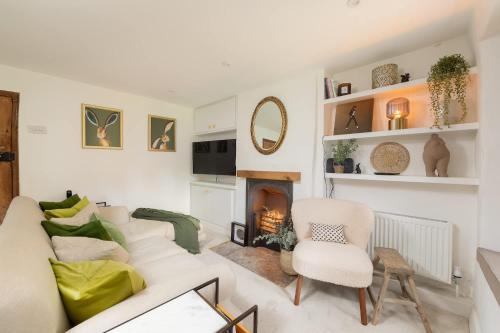 Beautiful Cottage nr Mendip Hills Private Parking in Chilcompton