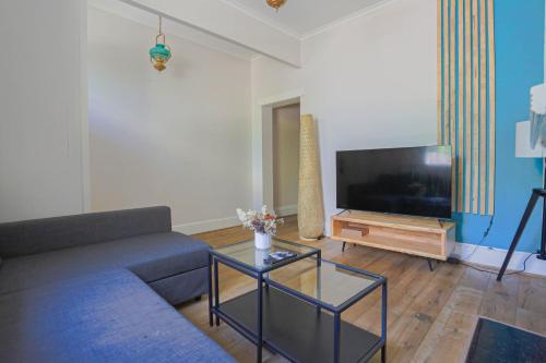 2 Bedroom House with 2 E-Bikes Included at Centre of Chippendale - main image