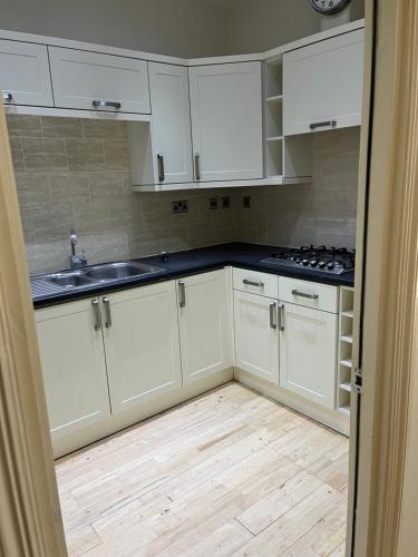 Awesome 3 bedroom Bayswater-Notting Hill very central flat with balcony beside Hyde Park and Kensington Palace Gardens - image 11