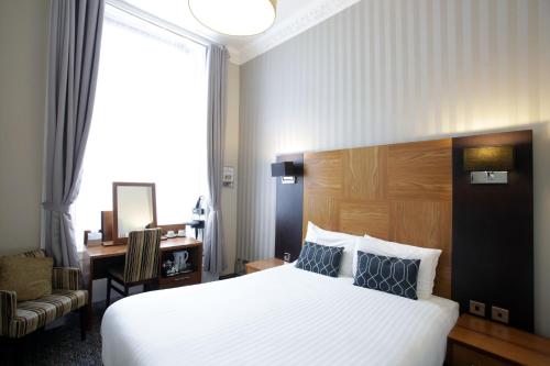 Acorn Hotel near Hunterian Museum