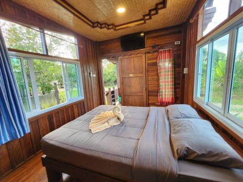 Khao Yai Khuaphunam Wangnamkhiow 3-Star Guesthouse suite