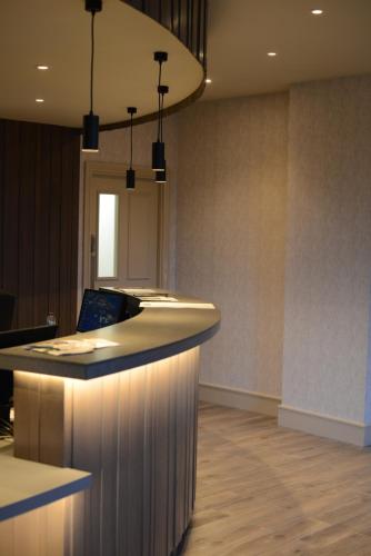 Castlecary Hotel in คัมเบอร์เนาด์