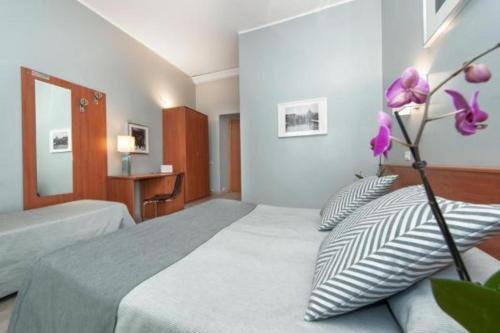 Roi Hotel - Photo 5