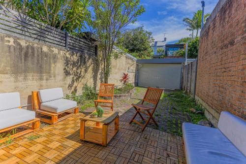 Elegant 2 Bedroom home close to city buz Bridge RD 2 E-Bikes Included - image 13