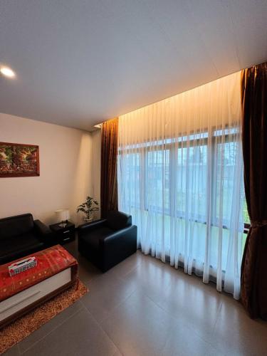Hotel Ompu Herti – Balige, VA