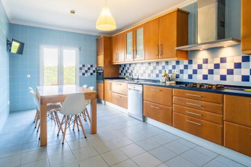 Kitchen, The Suites by The Lighthouse Arrifana in Praia da Arrifana