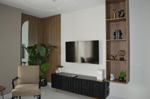 2 Bedroom Luxury Apartment - The Opus Luxury Residences by Book N Rent - image 5