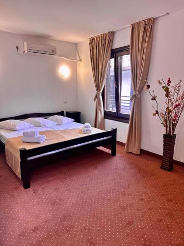 Double Room image 7