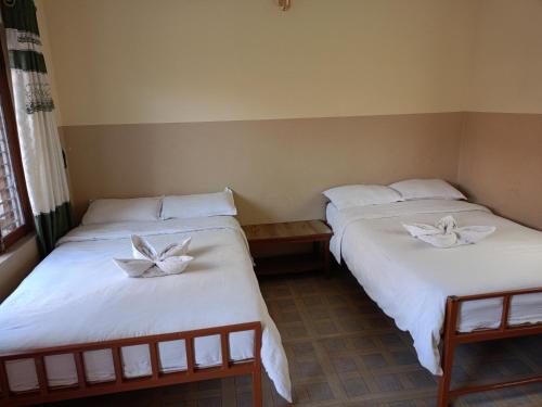 Double Room image 3