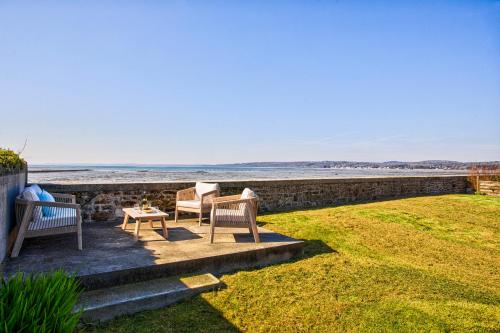 Létesítmények, Gîte La Ligne Bleue front de mer et vue sur une Tour Vauban (Gite La Ligne Bleue front de mer et vue sur une Tour Vauban) in Saint Vaast La Hougue