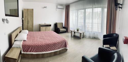 Triple Room with Lake View