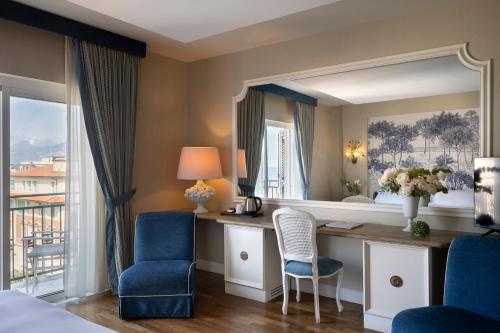 ระเบียง/ชานเรือน, พาเลซ โฮเทล (Palace Hotel) in เวียเรจโจ