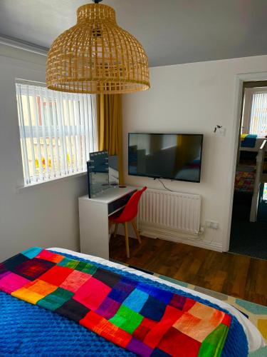 Titanic Shadow Entire house 5 mins from City Centre Titanic Shadow Entire house 5 mins from City Centre