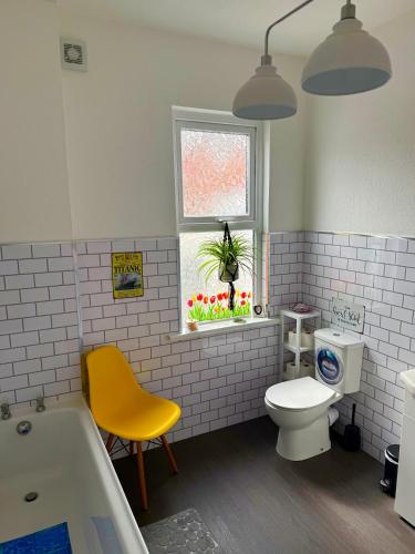 Titanic Shadow Entire house 5 mins from City Centre Titanic Shadow Entire house 5 mins from City Centre